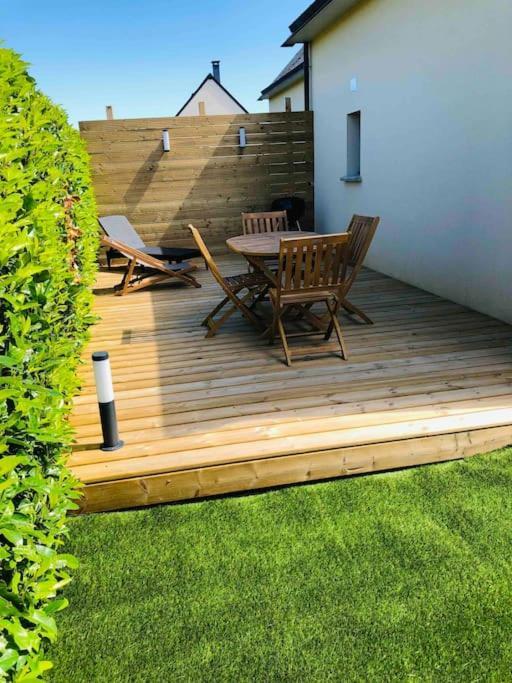 Maisonnette Avec Terrasse Argences Esterno foto